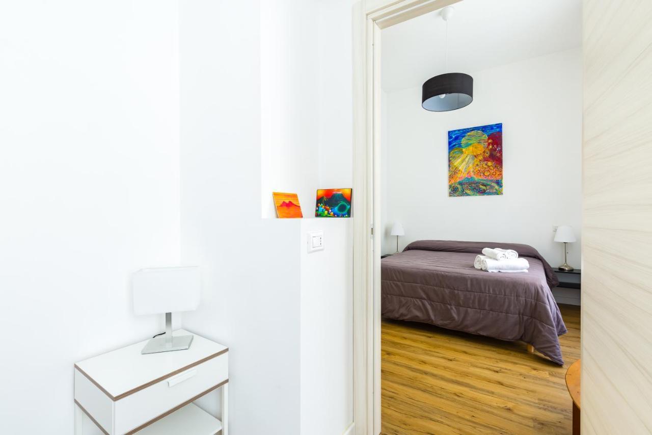 Barrio 133 - Double Bedroom In Center By Napoliapartments 외부 사진