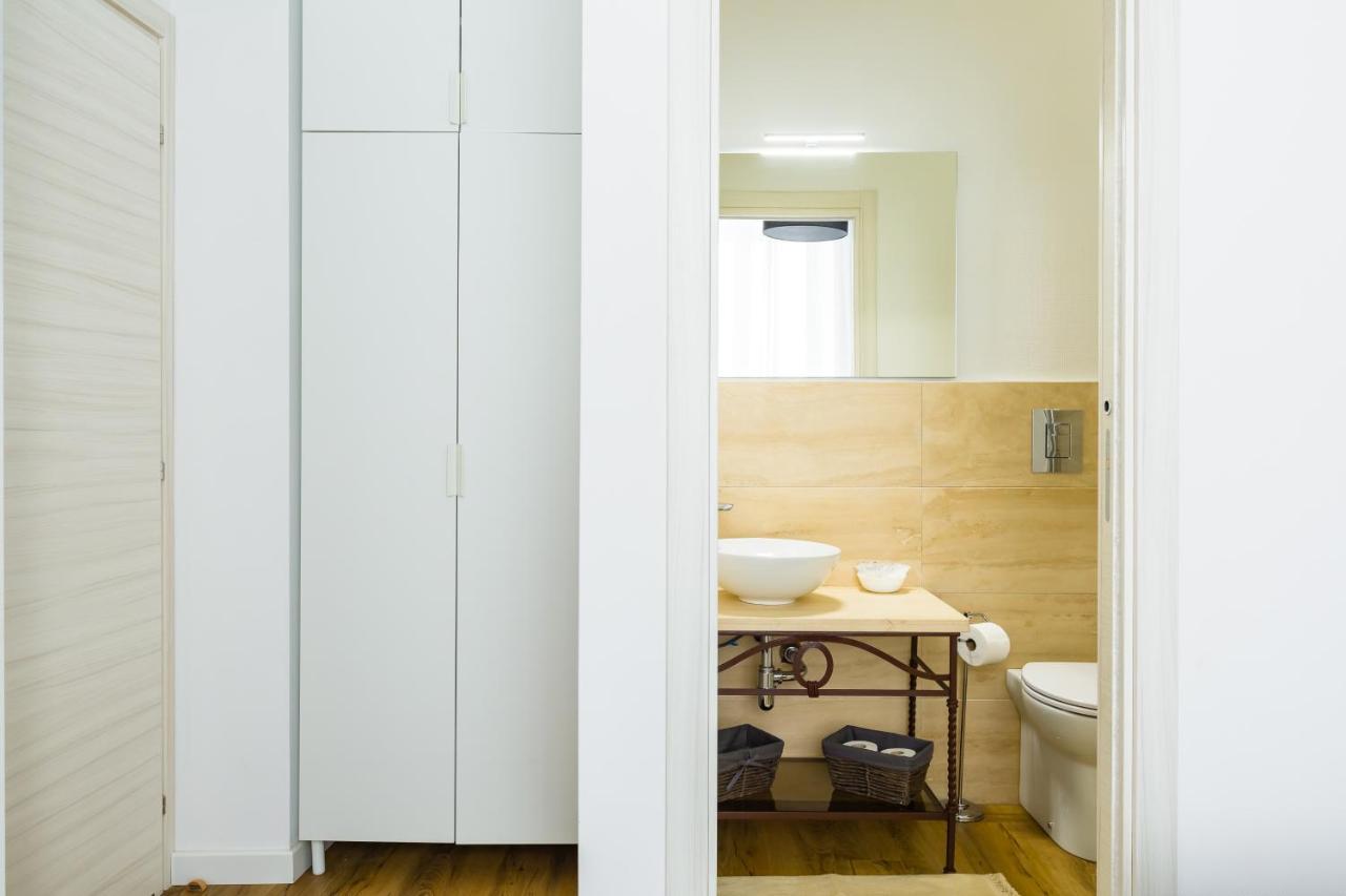 Barrio 133 - Double Bedroom In Center By Napoliapartments 외부 사진